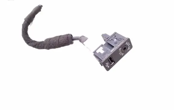 BMW 1 F20 F21 USB socket connector 9229246 84109229246