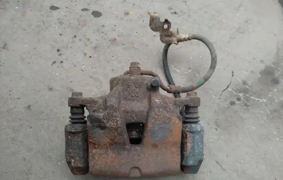 KIA Sportage Front brake caliper