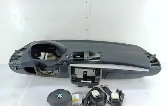 BMW 1 E81 E87 Dashboard