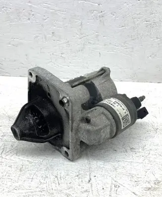 Peugeot 208 Starter motor 9688268480