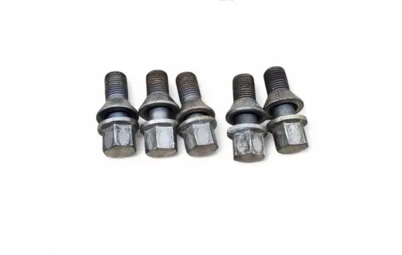 Maserati Levante Nuts/bolts 