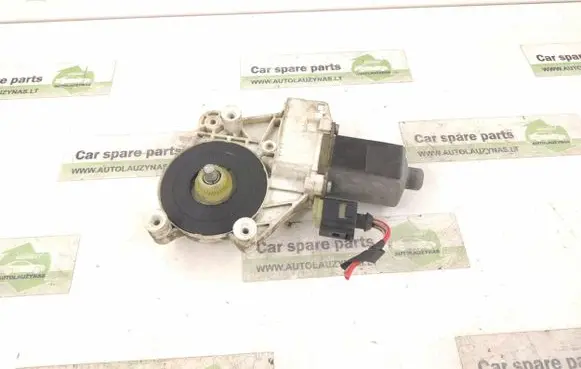 Mercedes-Benz Sprinter W906 Front door window regulator motor A0068205442 0068205442