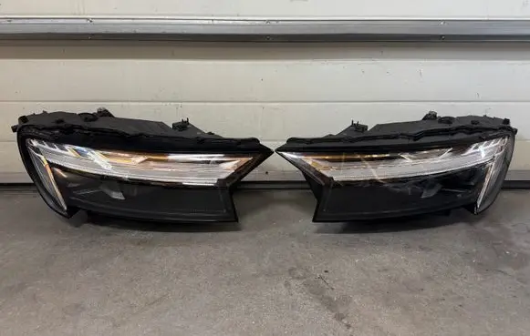 Audi Q7 4M Headlights/headlamps set 4M0941040D 4M0941039D