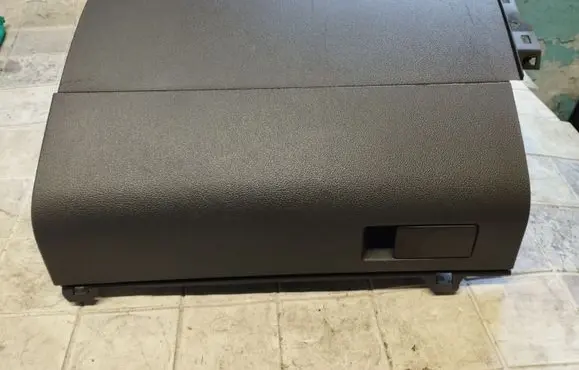 Volkswagen Touran I Glove box 1T1857097C 1T1857097B