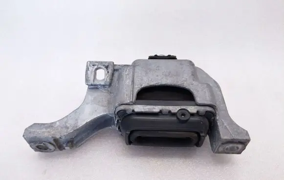 Mini One - Cooper Coupe R56 Engine mount bracket 6779805 677980501