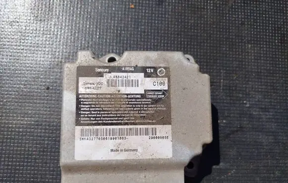 Alfa Romeo 147 Airbag control unit/module 46842421 29060505E 5WK43277