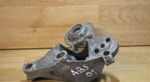 Audi A4 S4 B5 8D Sway bar bush bracket, front 8E0199352