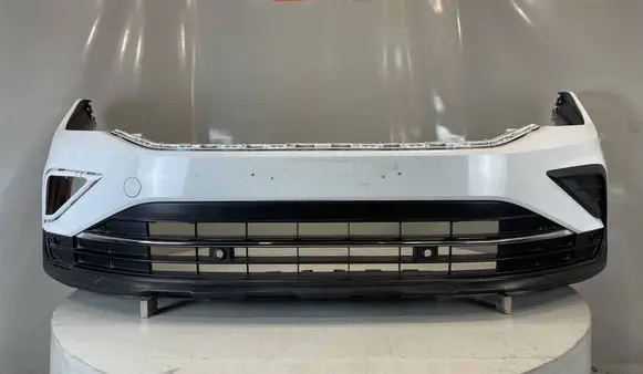 Volkswagen Tiguan Front bumper 5NA807221C