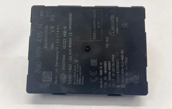 Audi A3 S3 8V Keyless (KESSY) go control unit/module 3Q0959435N