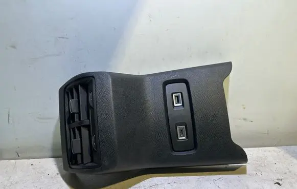 Citroen C4 X USB socket connector 118779A0 B006671 HD2C
