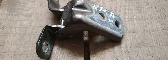 KIA Sorento Front door lower hinge 