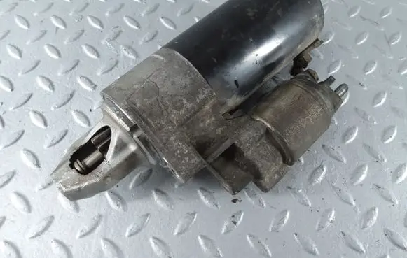 Mercedes-Benz R W251 Starter motor A0061514101 A0061516101