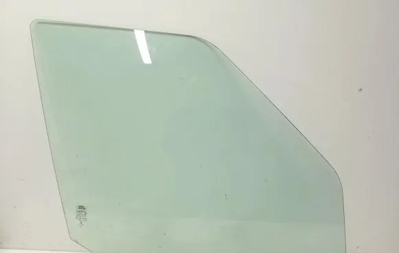 Land Rover Discovery 4 - LR4 Front door window glass four-door