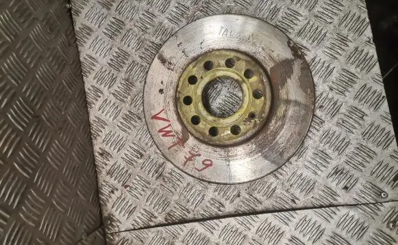 Volkswagen Touran II Front brake disc