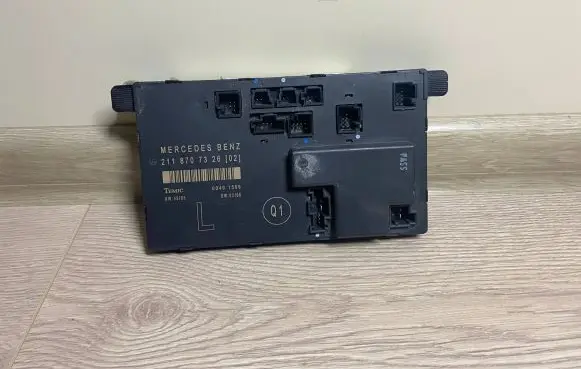 Mercedes-Benz E W211 Door control unit/module 2118707326 A2118707326 211870732602