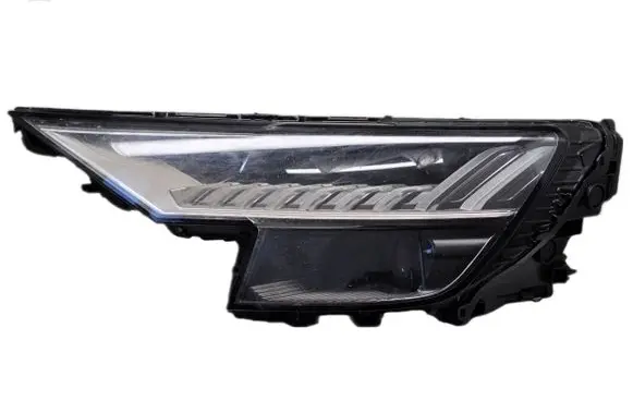 Audi Q8 Headlight/headlamp 4M8941035