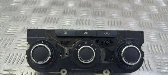 Skoda Octavia Mk2 (1Z) Climate control unit 3T0820047AB