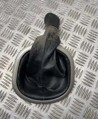 Land Rover Freelander Gear shifter surround trim plastic fin50000