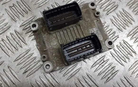 Fiat Punto (188) Engine control unit/module ECU 0261206982