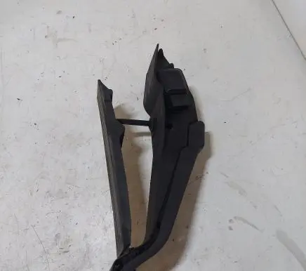 BMW 5 E39 Accelerator throttle pedal 25916010