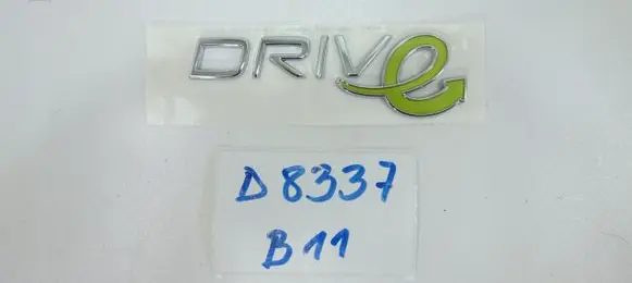 Volvo XC40 Manufacturers badge/model letters 31333148