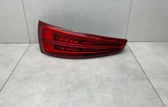 Audi Q3 8U Tailgate rear/tail lights 8U0945093M