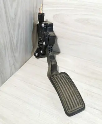 Mazda CX-7 Accelerator throttle pedal K42387390