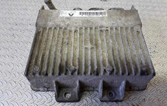 Renault Espace III Engine control unit/module 7700107303