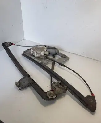 BMW 5 E39 Front door window regulator with motor 8252391