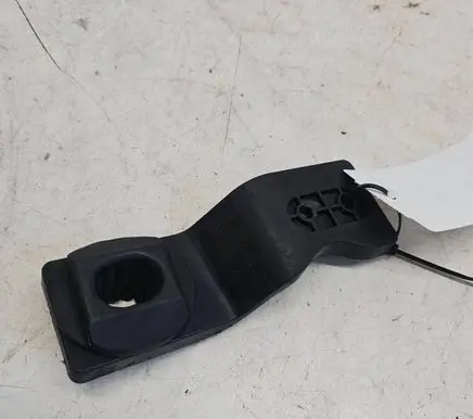 Radiator mount bracket