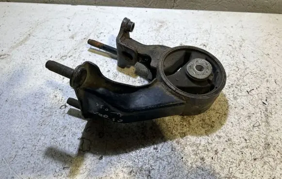 Toyota Corolla Verso AR10 Engine mount bracket