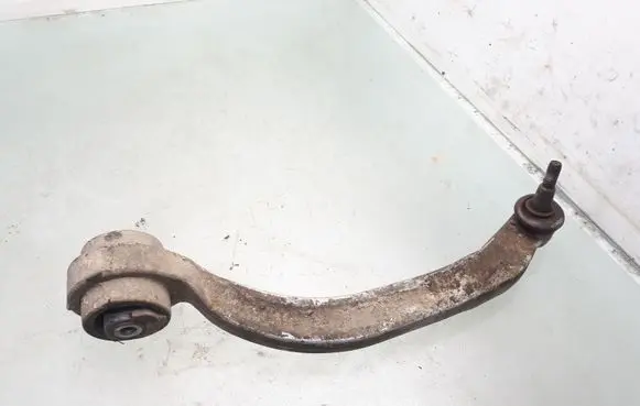 Volkswagen PASSAT B5.5 Front control arm 4D0407695J