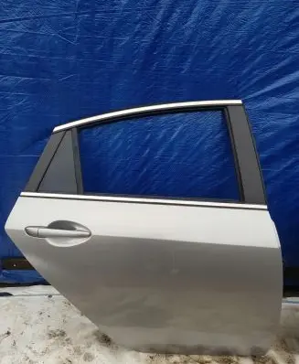 Mazda 6 Rear door
