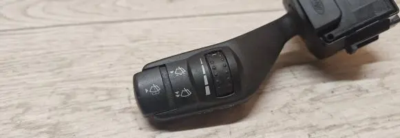 Nissan Primera Wiper control stalk 17d940