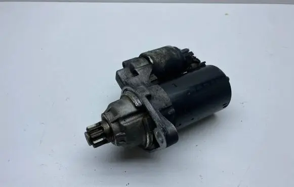 Volkswagen PASSAT CC Starter motor 02M911023G 0001121402