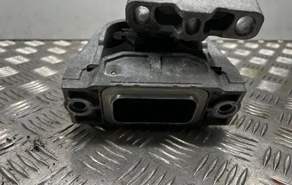 Skoda Superb B6 (3T) Engine mount bracket 1K0199262AM