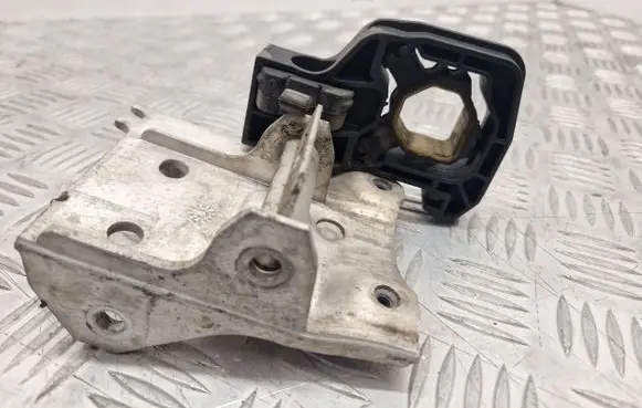 BMW 5 F10 F11 Radiator mount bracket 7186514 7207152 7211162