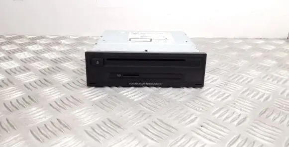 Volkswagen Golf VII Radio/CD/DVD/GPS head unit 5G0035820A