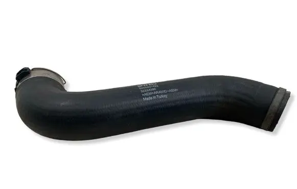 Volvo XC40 Intercooler hose/pipe 32224390