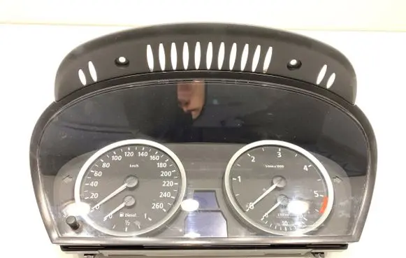BMW 5 E60 E61 Speedometer (instrument cluster) 9135253