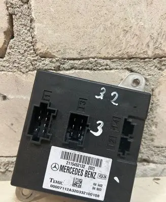 Mercedes-Benz E W211 Comfort/convenience module 2115452132