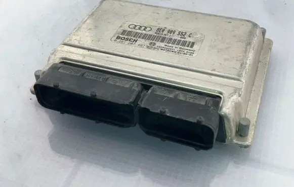 Audi A4 S4 B6 8E 8H Engine control unit/module 8E0909552C 0261207497 1039S02631