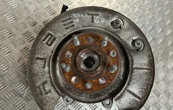 Tesla Model S Rear wheel hub