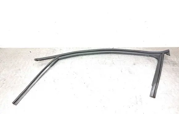Audi A3 S3 8V Rubber seal front door window/glass 8V4837439A
