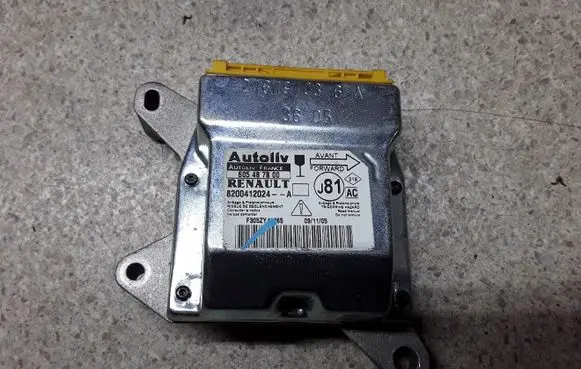 Renault Espace - Grand espace IV Airbag control unit/module 8200412024