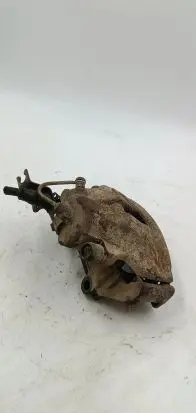 Volkswagen PASSAT B5.5 Front brake caliper 3862712