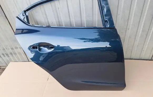 Mazda 3 II Front door