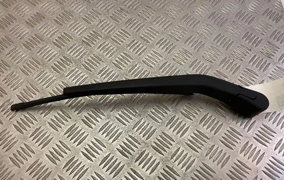 Rear wiper blade arm