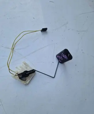 BMW X3 E83 Fuel level meter relay 6766165