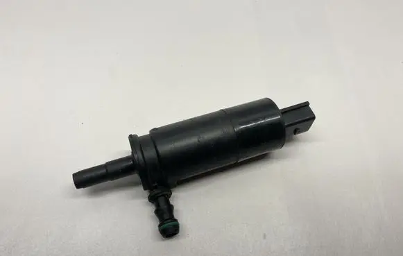 Mercedes-Benz E W212 Windscreen/windshield washer pump 2108691221 A2108691221
